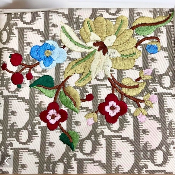 CHRISTIAN DIOR Beige Diorissimo Trotter Canvas Emb Flowers Monogram Bag FLAWS - Picture 2 of 16